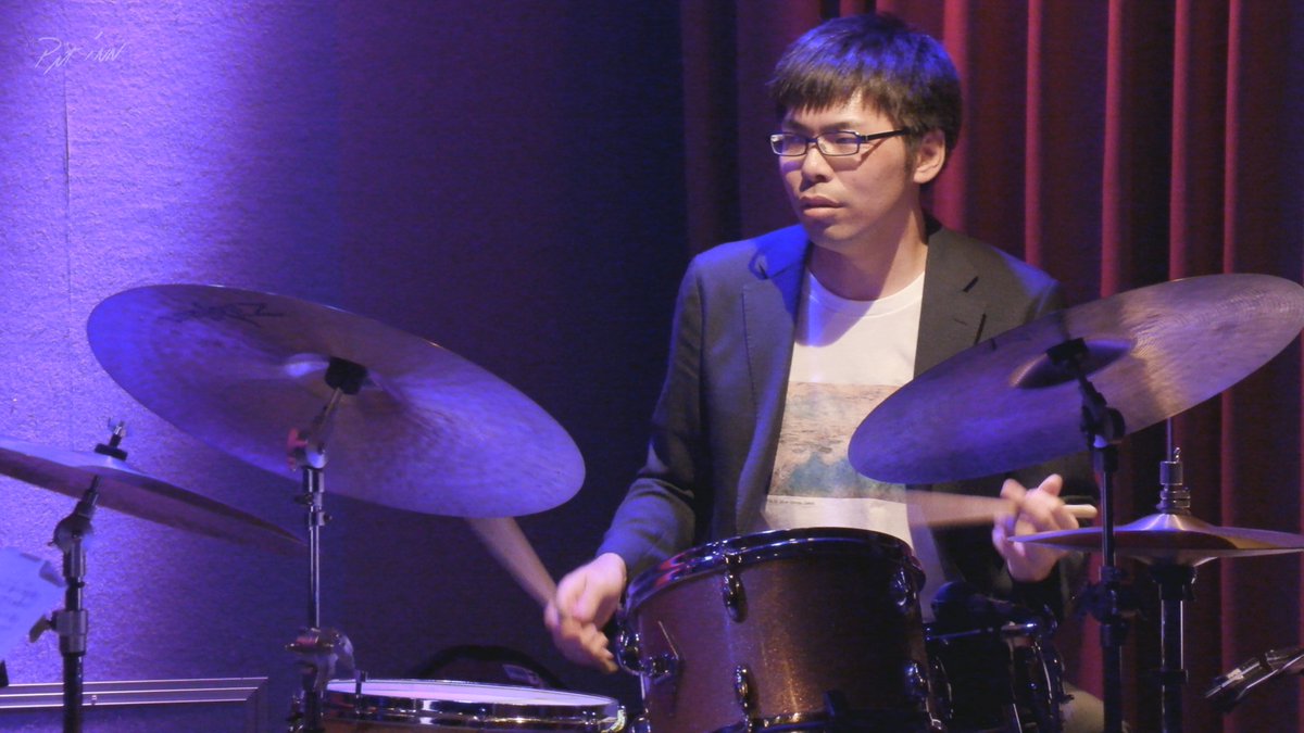 pit_inn_'s tweet photo. Today’s Yosuke Inoue Trio show is over!
The archive will be available for streaming for a month. Please enjoy!
https://t.co/NLzWZdqREn
#pitinnnetjazz
#shinjukupitinn
#YosukeInoueTrio
#YosukeInoue #bass
#KazuhiroTakemoto #piano
#ShogoHamada #drums
#jazz https://t.co/Tanazj7qJL