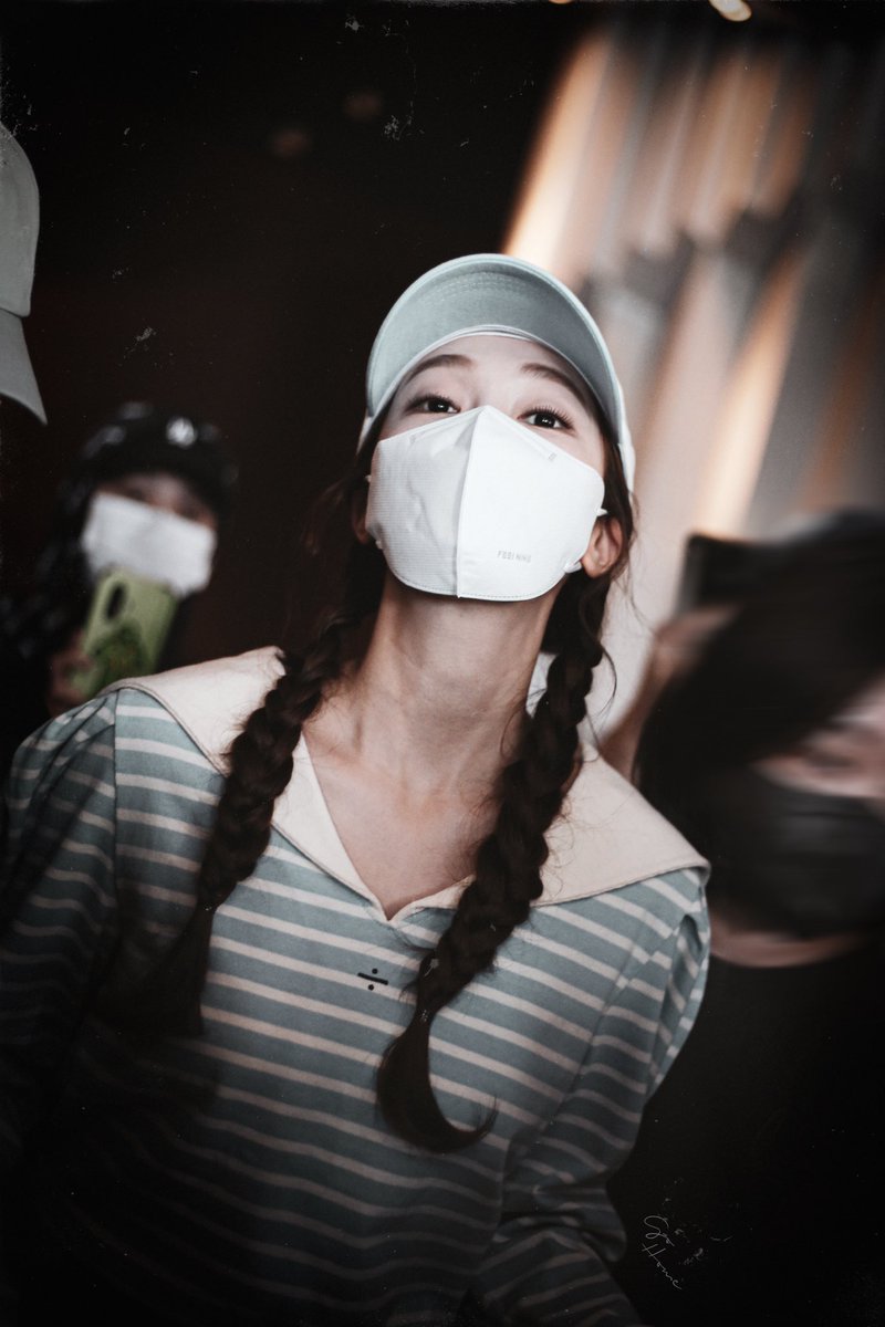 GoHome0418's tweet photo. #제시카 #jessicajung #jessica    

“放学天台见” https://t.co/WsC1MtcmGs