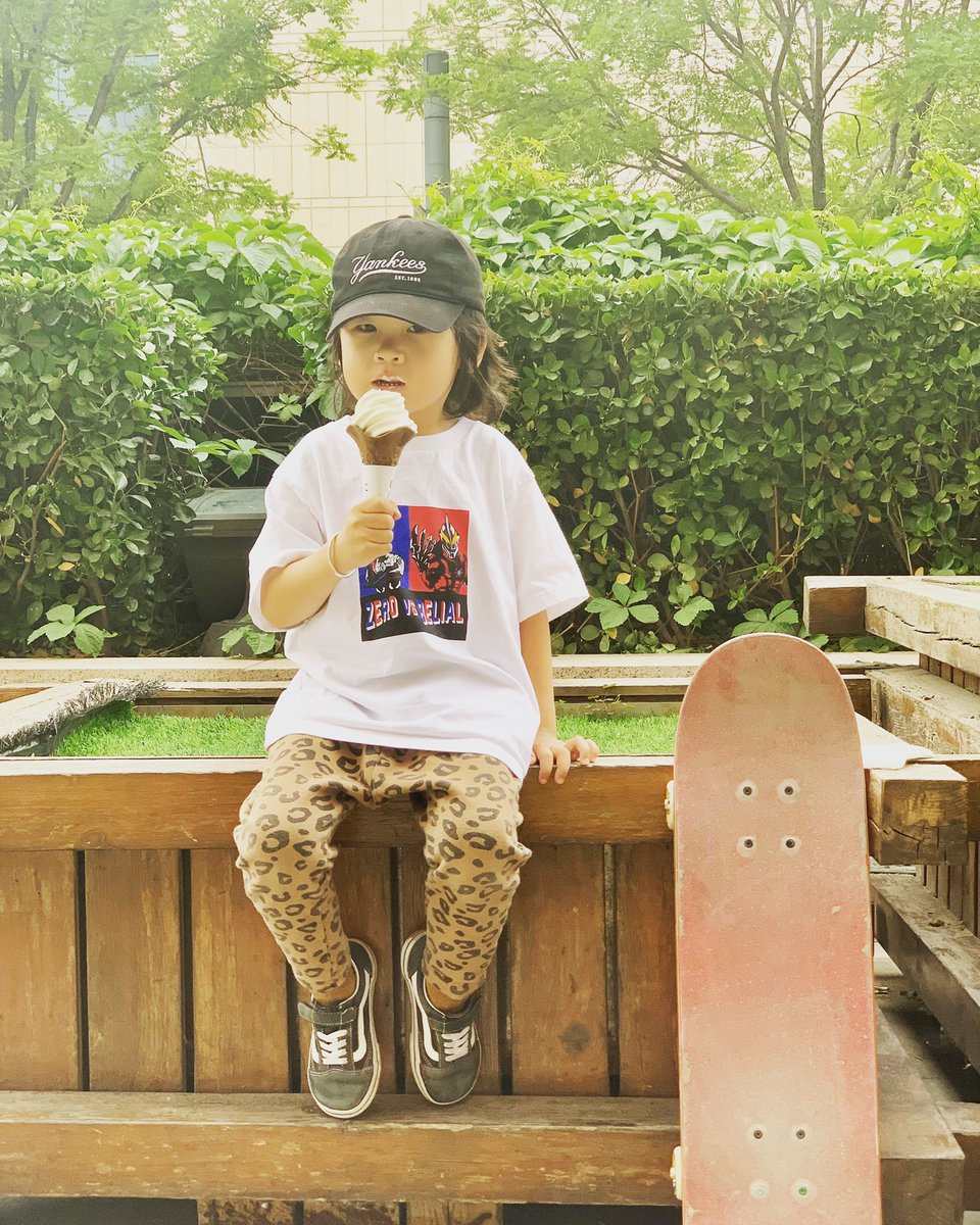bofanlee's tweet photo. He loves skateboarding and ice cream https://t.co/BT6Ha5Vt8R