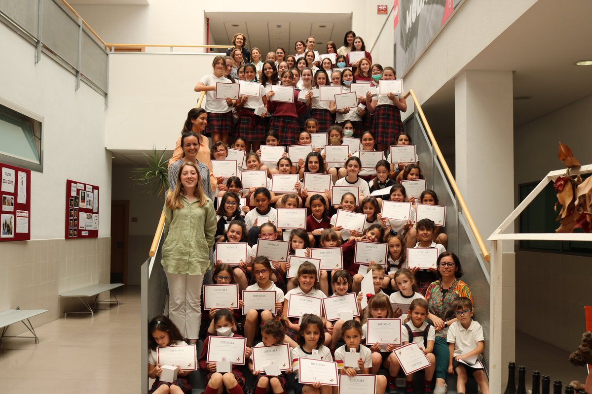 ce_fuenllana's tweet photo. El programa #PeerSupportProject😊 llega a su fin. Las #80alumnas "mentoras" y "mentorizadas" han recibido un diploma a su esfuerzo💪 y compañerismo.
Conoce este gran proyecto en el que #ayudar es el principal objetivo ➡️ https://t.co/1M6eIopNKC
#PSP #ColegioAlcorcón https://t.co/GkSubGkF7w