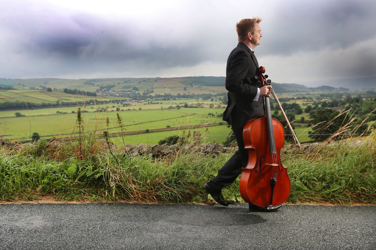 ThePieceHall's tweet photo. 📣 For the first time in its history, The Piece Hall is hosting a dedicated Proms night featuring the Yorkshire Symphony Orchestra on 10 Sep 2022! 🎻

Tickets go on general sale 10am Friday, members pre-sale from 10am Thursday 👉 https://t.co/vB3r6tQHAb https://t.co/YEoHFcwuRR