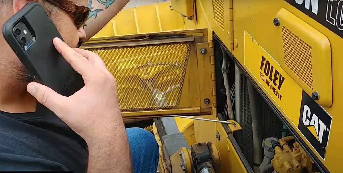 FoleyEngines's tweet photo. The quicker we can get a piece of equipment back in the dirt & operating, all the better for our bottom line https://t.co/deIkOv2YMu #ServiceTech #FoleyLynx #RemoteAssist #Construction https://t.co/kwxDKa1wsP