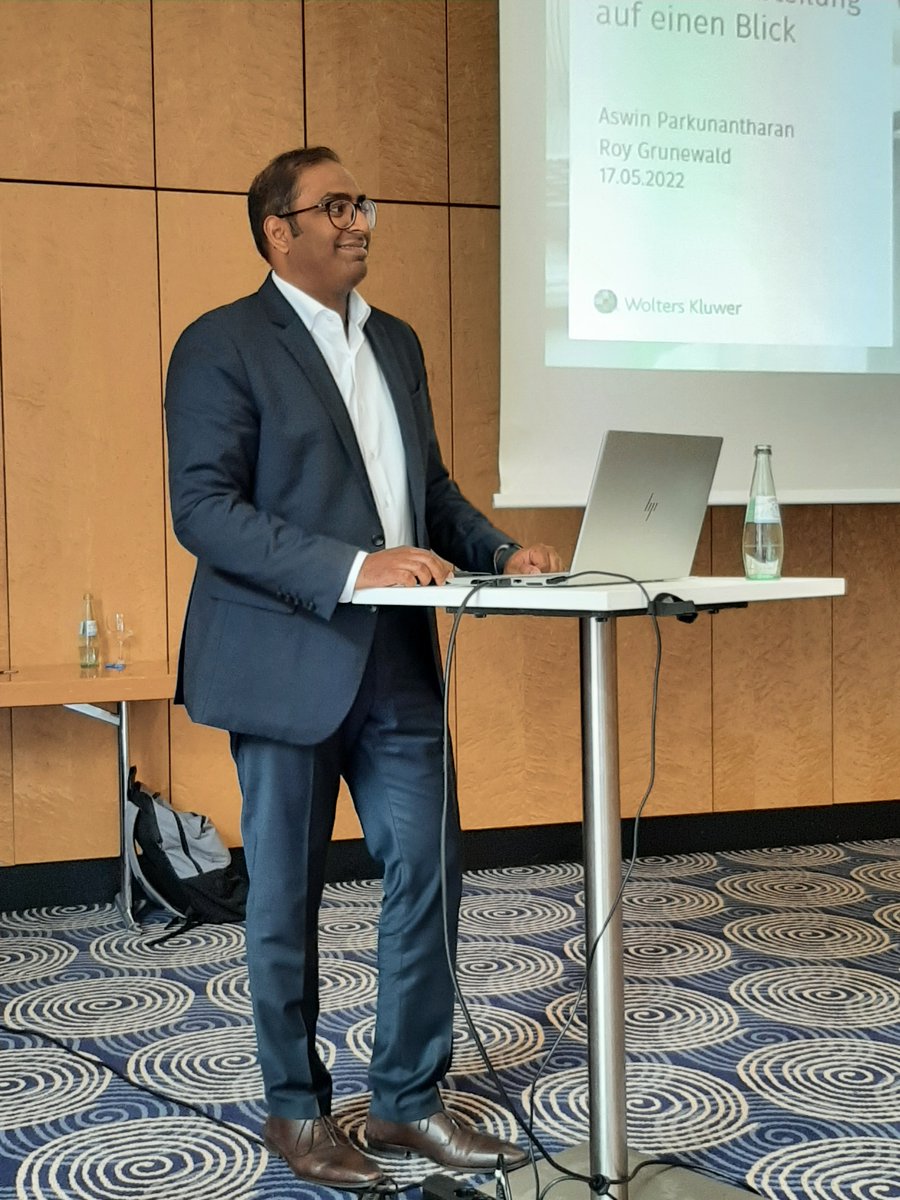 WoltersKluwerD's tweet photo. Im Rahmen der #diruj Rechtsabteilungen & Unternehmensjuristen Konferenz konnten Aswin Parkunantharan & Roy Grunewald heute den Besucher:innen #LegalDashboards und deren Einsatz in der Praxis näher bringen. Vielen Dank für den guten Austausch! #Legisway #LegalTech @diruj_digital https://t.co/B0Vfd3pfgc