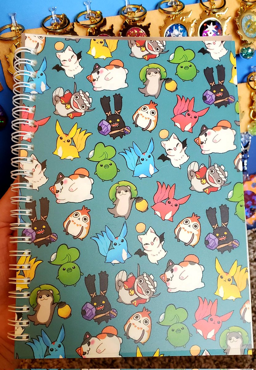 HanaeKariko's tweet photo. Some new #FFXIV stuff @Miyuki_VT and I have been working on will be sold at our table this Saturday at #minimicon !
We will be tabling together as @yozorastudios!

Sadly the minion blanket didn't get here in time but we have a small number of journals and pouches with the print! https://t.co/MnSvxJox6H