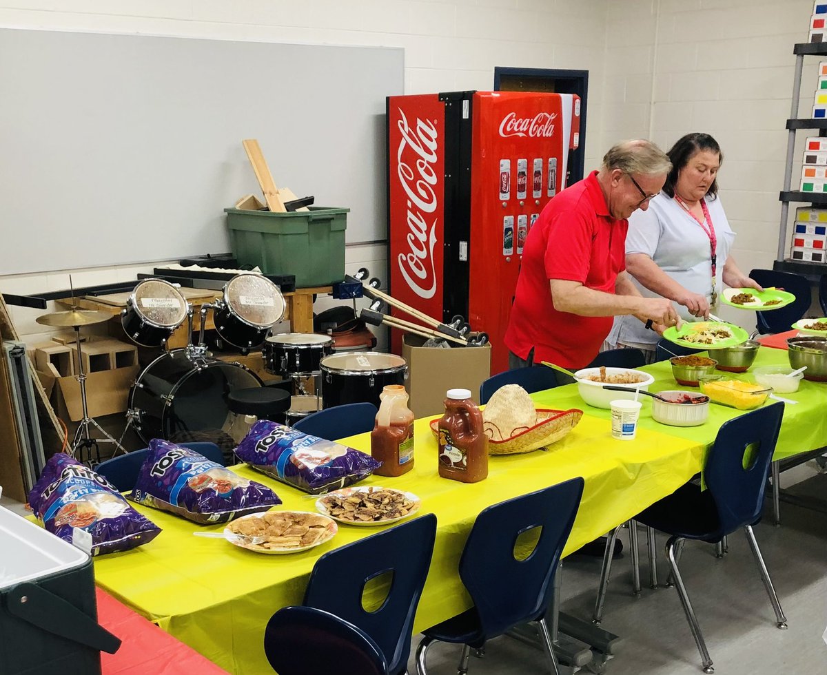 Teacher appreciation week - day 4: Cinco de Mayo!!!! Thank you Ms. Evans’ high school class for cooking this tasty food and sweets!!! 🌮🇲🇽 #mainstaypride #gnetsrocks #cincodemayo2022