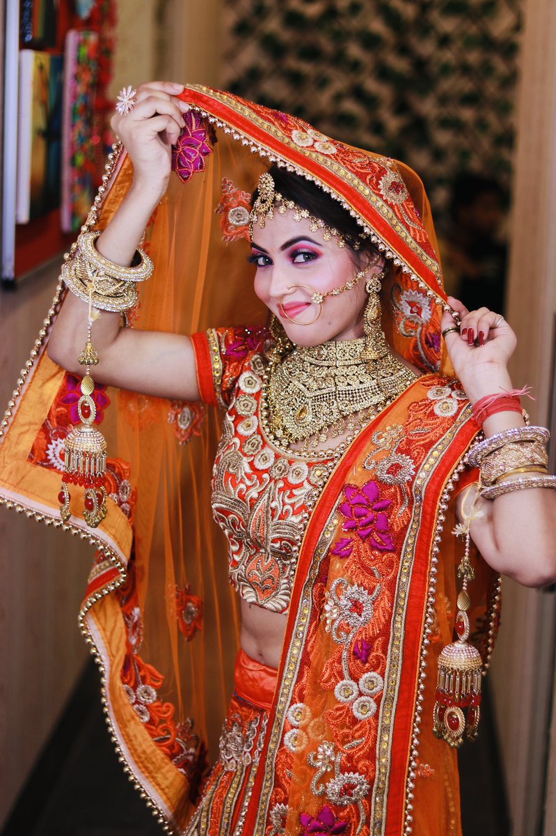 Beautiful Bride ❤️
Makeup @sanakhan9910 
Hair @sanakhan9910 
in frame #priya 
Clicked by #reflectionpic 

#makeout #makeupartist #makeupartistvegas #makeuplover 
#bridalfair #bridalmakeup