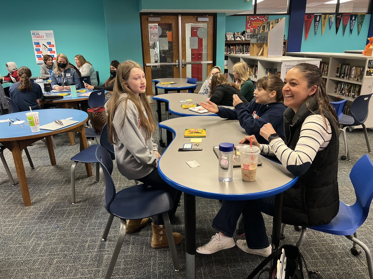 kvonder_haar's tweet photo. The students and staff @dist57 learn  alongside each other as we work to refine our D57 Learner Profile. These engaged learners worked collaboratively to problem-solve and think critically/creatively to create a product for a specific audience. https://t.co/eGanciWYY6