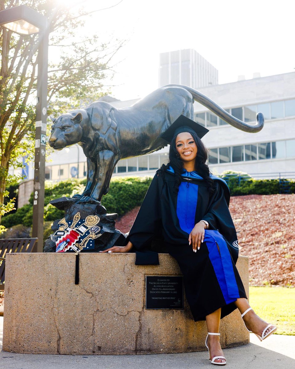 Kala_____'s tweet photo. #MasteredIt #GSU22 💙🤍✊🏽🎉 https://t.co/ECrW6em4aL
