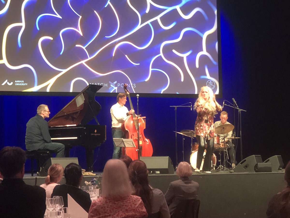 wejse1's tweet photo. Live Music again! Wonderful to participate in Matchpoints 2022 at Aarhus University on Our Fascinating Brain and enjoy brilliant musicians Cæcilie Norby and Peter Vuust delivering delicious brain food. #Matchpoints22 https://t.co/Fr8TncCN7H