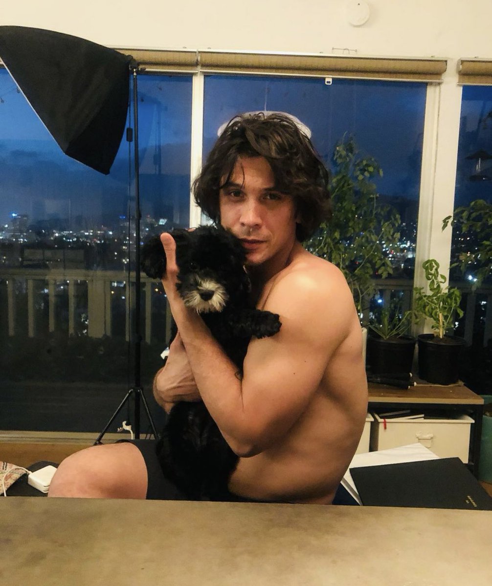 morley_updates's tweet photo. 📸 PHOTO | “Three years ago we stood atop a big green mountain and said “I do” to a life of loving one another. So much has happened in those three years. Fires burnt through our homeland, a pandemic shut down the world, and we had a beautiful baby boy. https://t.co/Hh4pqVF8hq