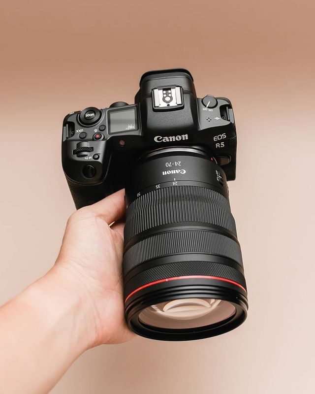 Canon France tweet media