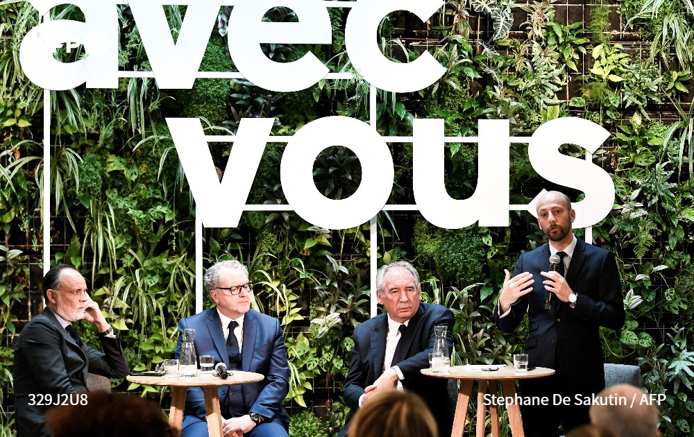 afpfr's tweet photo. [A LA UNE A 20H]
Le parti présidentiel La République en marche (LREM) change de nom et devient "Renaissance", a annoncé son délégué général Stanislas Guerini 4/5 https://t.co/ytDQOGdcPh