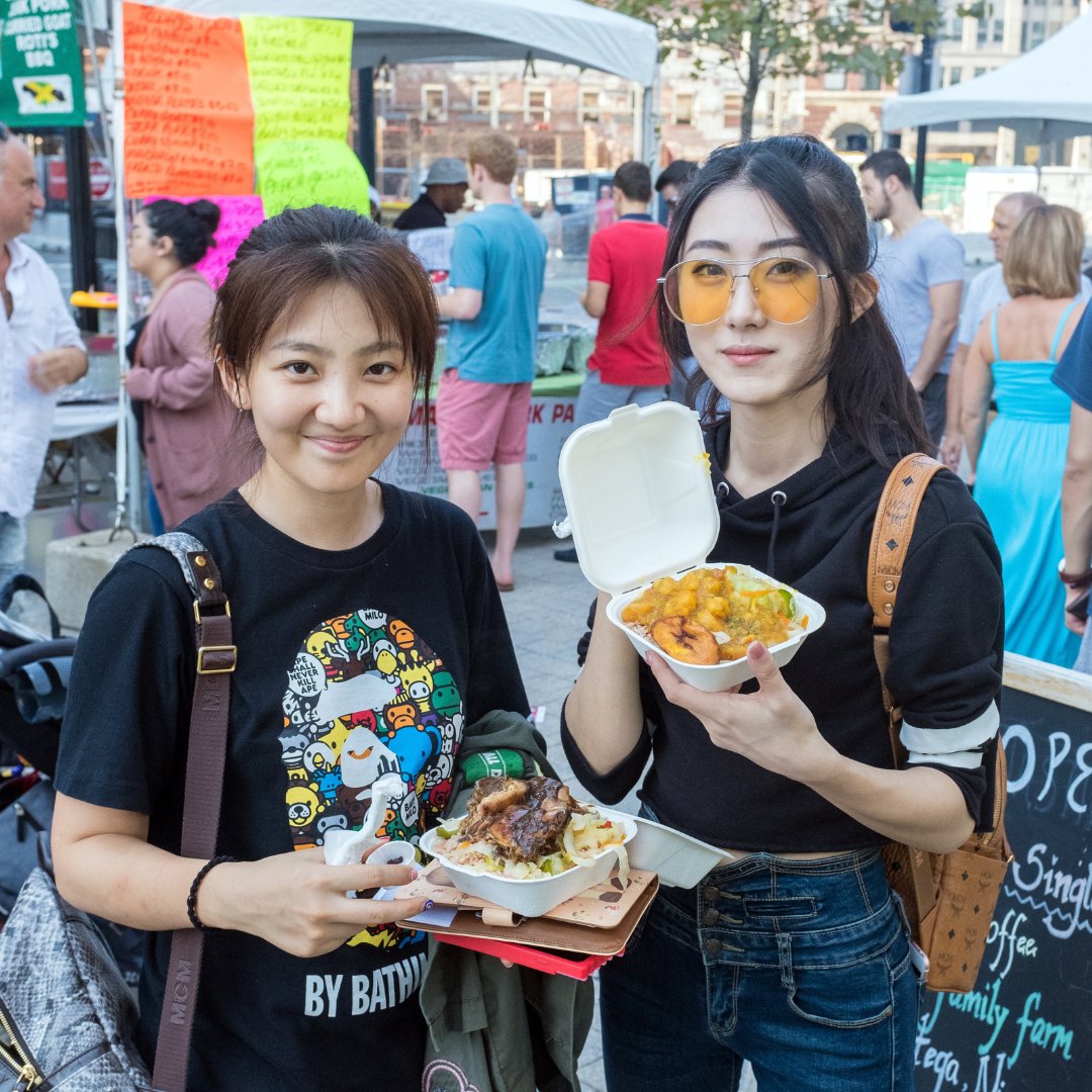 bostonlocalfood's tweet photo. Grab a friend and come visit us on September 18 for the 12th annual Boston Local Food Festival! There will be tons of local vendors offering up a variety of tasty treats that you won't wanna miss!

#blff22 #localfood https://t.co/b61zOrNlmz