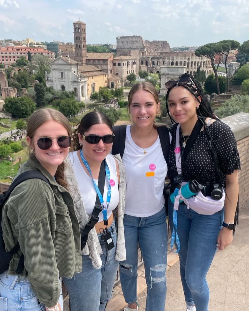 scstorm_vb's tweet photo. Some SimpsonVB players traveled to Spain, London, and Italy for their May-Term classes. Such an awesome experience for our students here at Simpson ✈️ 

#RollStorm https://t.co/IVmS2mRB1e