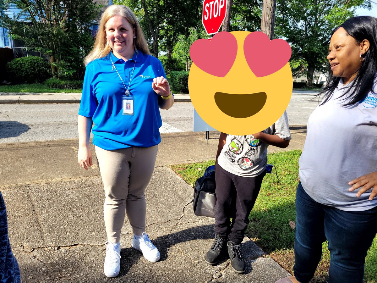 EbonyBetts99's tweet photo. When your former principal takes time out of her busy schedule and shows up to help run carpool and greet the kiddos during testing week..everyone goes crazy!!ππ #mypeople #happyheart #happykids #TheFAVEWay #TheFultonWay #relationshipsmatter @jenniferwburton
@LaToyaH37438037 https://t.co/MqQcBwWFRR