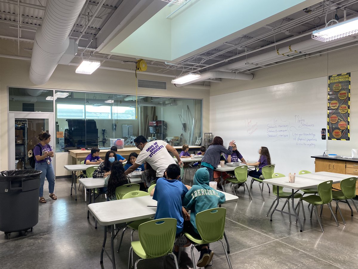 mrs_mitchell86's tweet photo. It’s been a great day for our @MJEFifthGrade visiting @KatyShawCenter #RSCsteam!! Can’t wait for day 2 tomorrow! https://t.co/CzYG8eRZBx