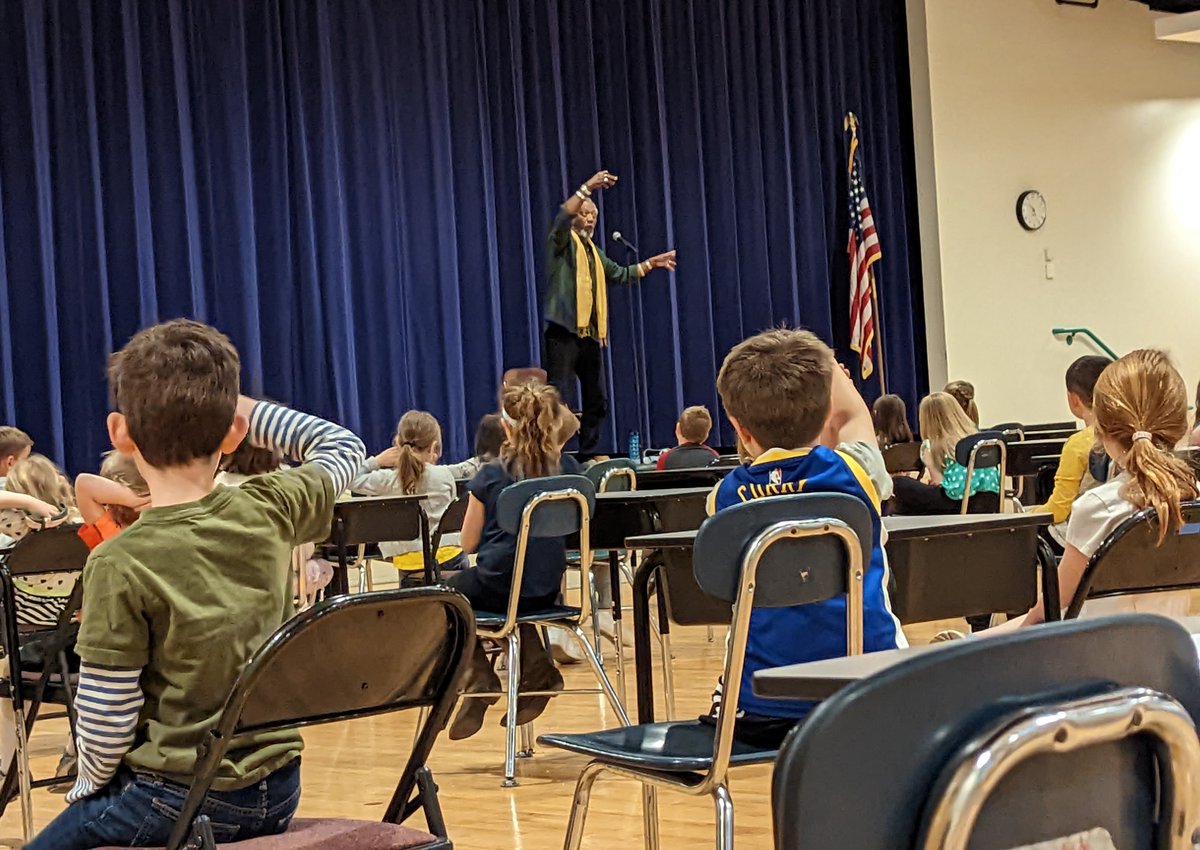 Storyteller extraordinaire <a href="/Len_Cabral/">Len Cabral</a> visited #SippicanSchoolMarionMA today &amp; took us on some amazing journeys! Many thanks to <a href="/SippLibrarian/">Jessica Barrett</a>  #VASEVolunteersatSippicanElementary #MarionCulturalCouncil #WEareOR
