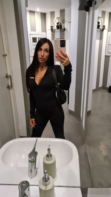 Black black black🖤 https://t.co/Vno8GTosG1<a href="/tag/womansday"class="tags"><span>#womansday</span></a>