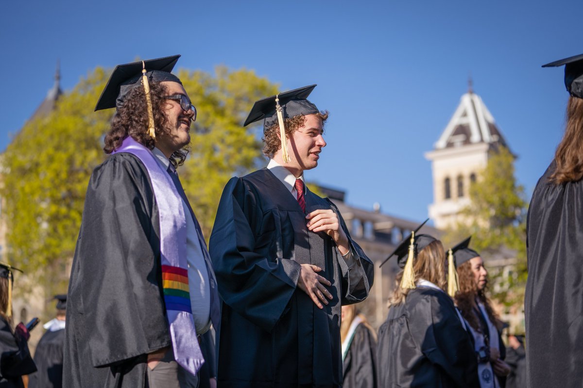 utahstate_qanr's tweet photo. What a beautiful graduation day!!
(Yes, we will be photo dumping all day!)
#USUGrad22 @USUAggies https://t.co/La53h0wXo1