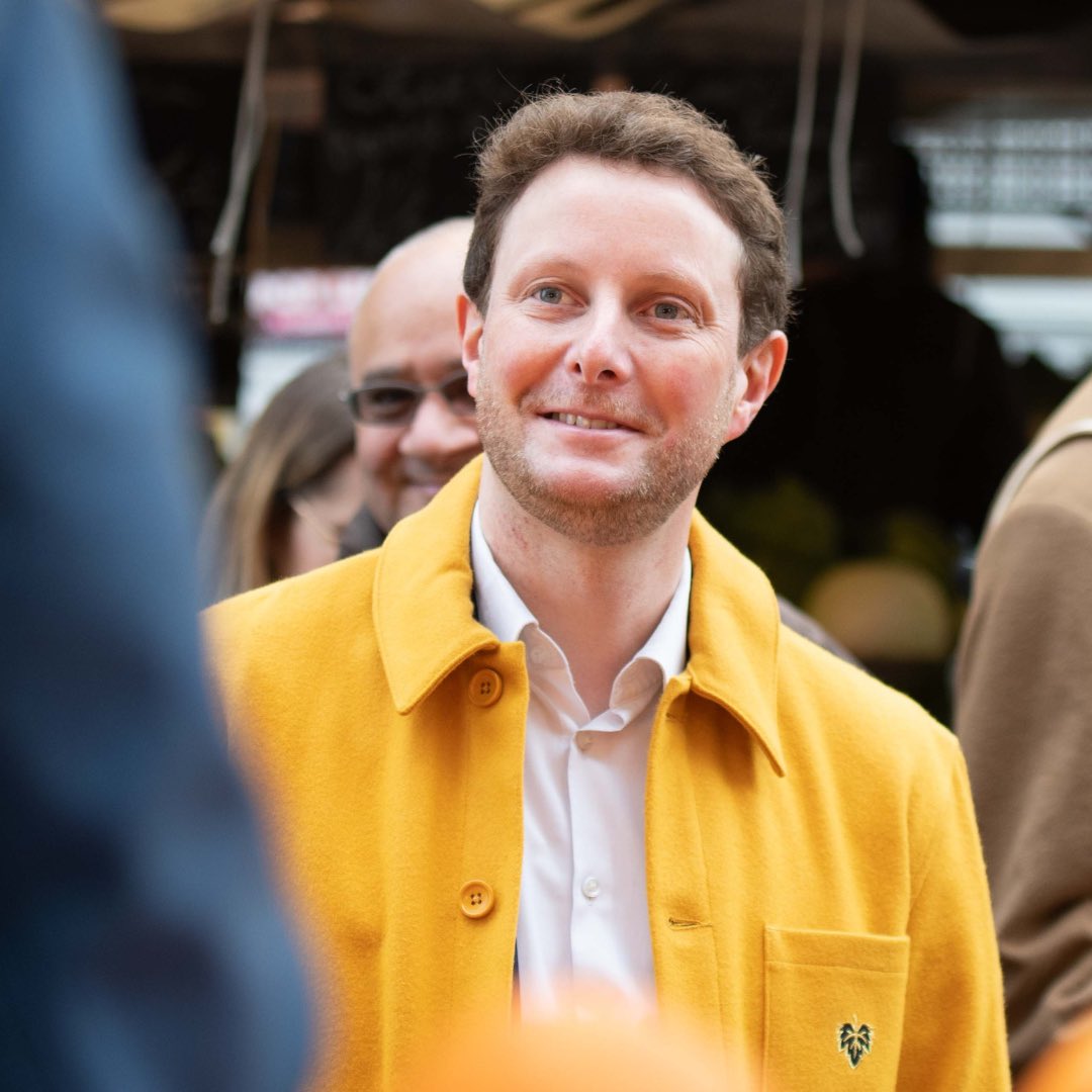 CBeaune's tweet photo. Je suis fier de me présenter aux élections législatives dans la 7ème circonscription de #Paris, pour défendre l’Europe, l’écologie et nos services publics, pour agir #Ensemble aux côtés du Président de la République @EmmanuelMacron
#Législatives2022 🇫🇷🇪🇺 https://t.co/B31OYaRkma