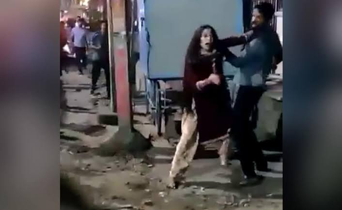 EngineerReveals's tweet photo. #JusticeForNagaraju

He was k!lled in the middle of road and no one came to rescue him.

This is your future HINDUS, one day you all will be witnessing the same. https://t.co/iFTe1ZgSik