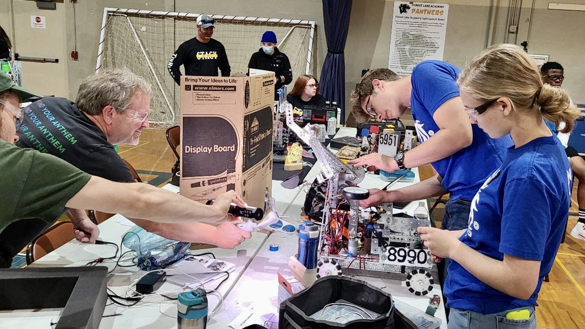 RockyConfe's tweet photo. MILE HIGH ACADEMY ROBOTICS TEAM SCORES BIG IN FLORIDA

RMCNews with Rebecca Berg – RoboStangs, the robotics team from Mile High Academy, won second place at the First Tech Challenge Adventist Robotic league competition at Forest Lake Academy in Florida.

https://t.co/1LAuPoeyOB https://t.co/2YTt5JrglQ