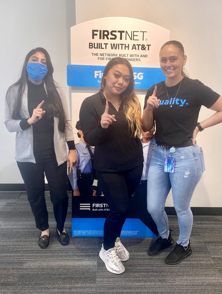 danielle_718x's tweet photo. Congratulations to Nicole (@ATTNJNC) on hitting Business Expert Status!! Let’s hear it for HOBOKEN 🎉🎉🎉 @tiffany_atnt Great job today at Hoboken Fire Dept. Looking forward to tomorrow!! @richmillle @Carlossilva_86 https://t.co/AQOwMv1K3p