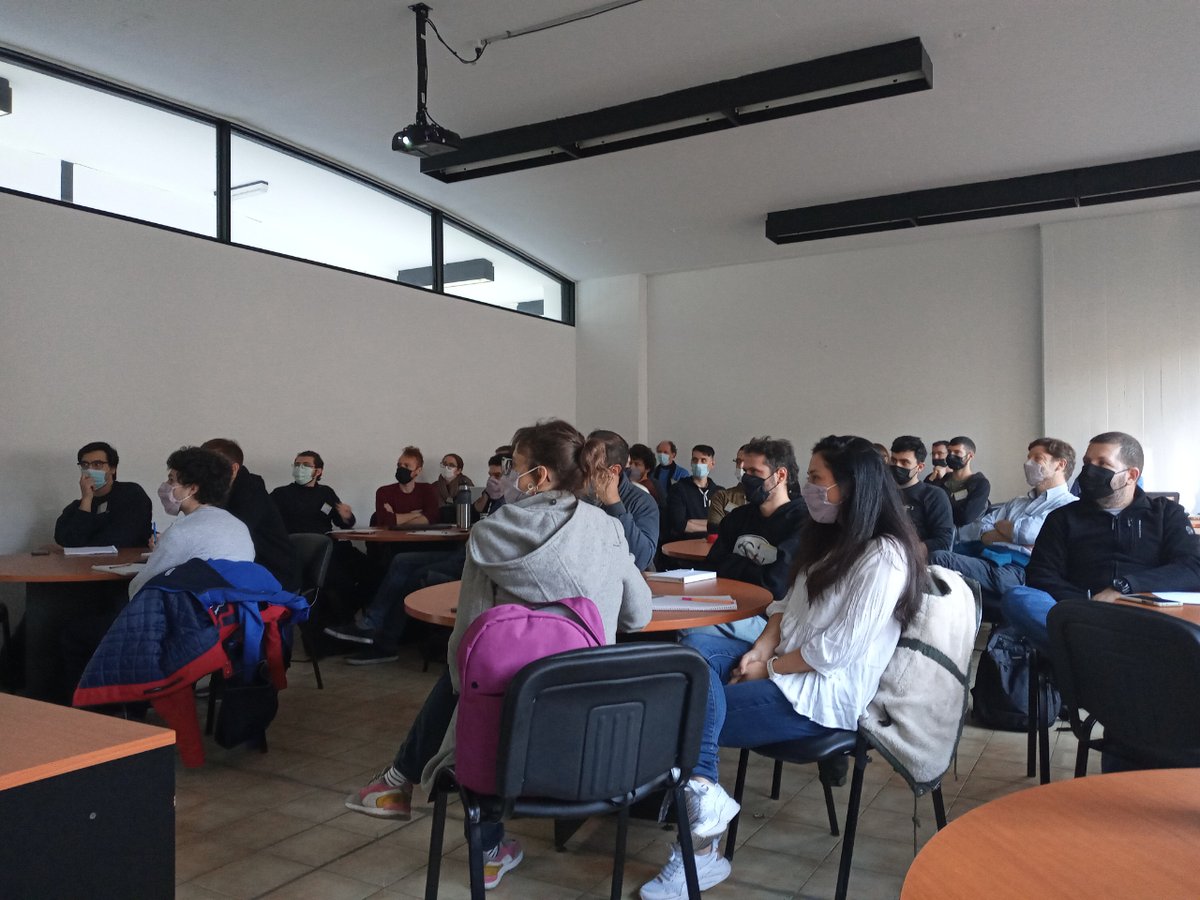 inifta_ok's tweet photo. Hoy comenzaron los cursos satélites del TREFEMAC, un evento de Mecánica Estadística auspiciado y organizado por INIFTA junto al CREG, el IFLP y el IFLYSIB. Los cursos son en un tema en plena expansión: redes neuronales. Foto: Centro de Posgrado de la UNLP https://t.co/4MyZJgp2ts https://t.co/AhpeQMKE0L
