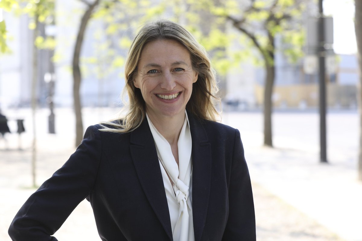 AstridPanosyan's tweet photo. Honorée d'être la candidate de la majorité présidentielle #Ensemble pour devenir députée de la #circo7504 de Paris #legislatives2022

J'invite tous ceux qui veulent allier proximité, cohérence et ambition pour la France à me rejoindre pour donner à E.Macron les moyens d'agir 🇫🇷🇪🇺 https://t.co/ABEJRr71X7