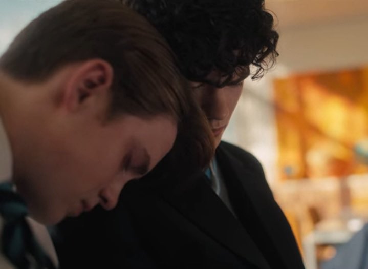 so you’re telling me that everyone in their classroom saw them like this and thought it was just “bestie vibes” only…