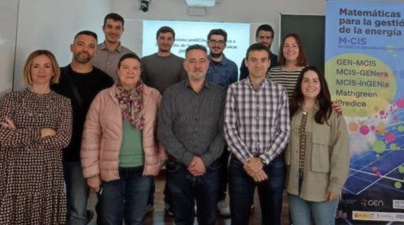 DaneriVias's tweet photo. Es un verdadero lujo trabajar con este maravilloso equipo @MCIS_Cadiz @univcadiz @GENPuertoReal #iPredice @JuanMorenoGcia https://t.co/5SGOZ5qJdS