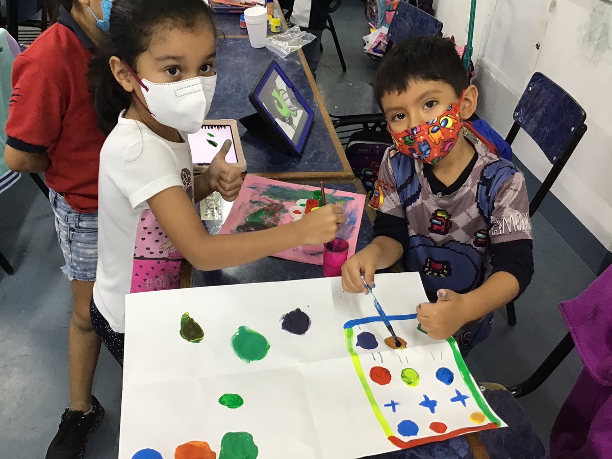 CSACoaMissMafer's tweet photo. 🎨👩‍🎨🧑‍🎨 In #CSACoatzacoalcos First-grade students work on their artistic skills by creating new colors 🌈🔴➕🔵🟰🟣.
@AppleEDU @ColegioSnAngel_ #ADSinProcess #ColegioSnAngel #Knotion https://t.co/nU8Ioc72Qc