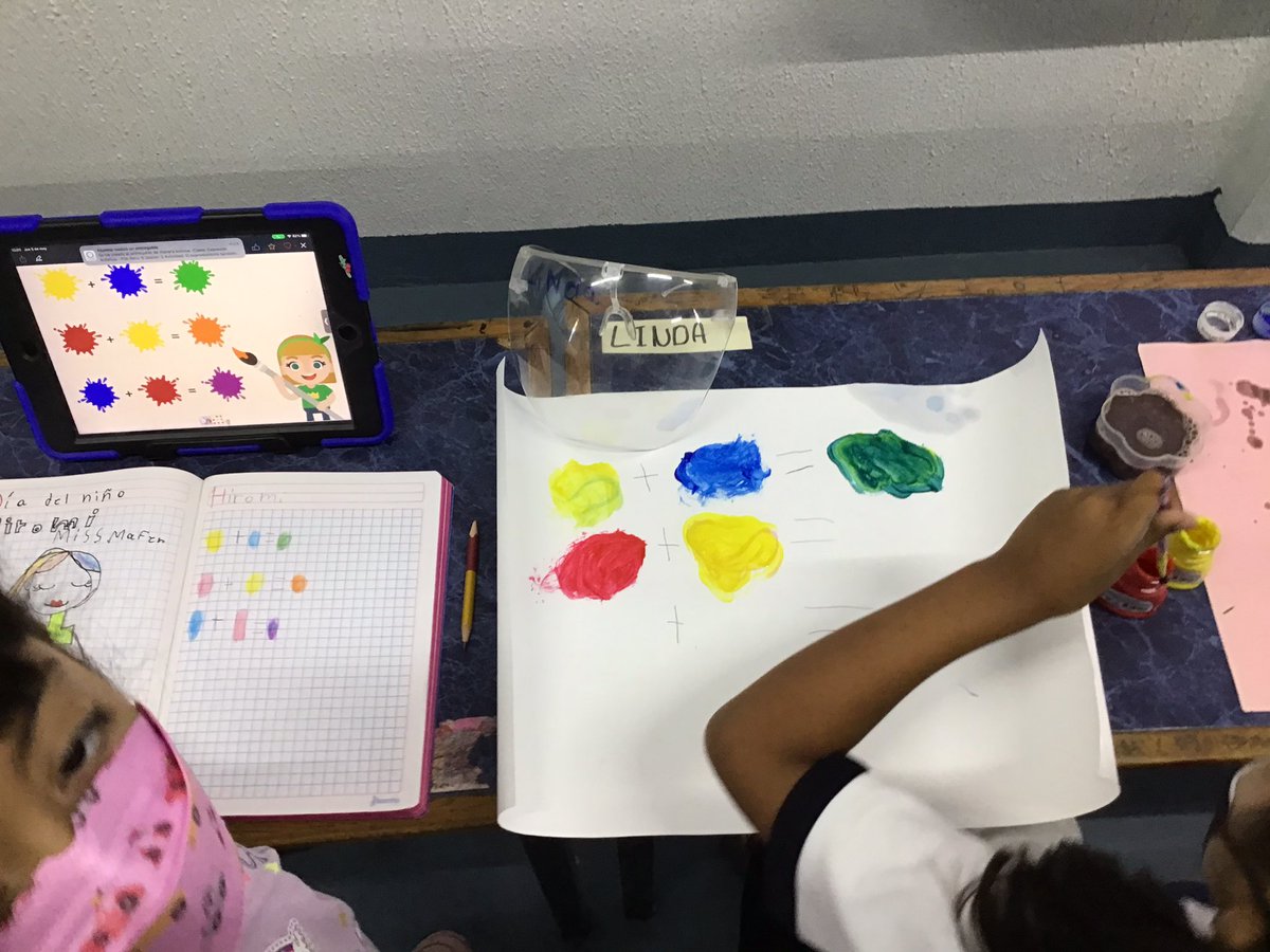 CSACoaMissMafer's tweet photo. 🎨👩‍🎨🧑‍🎨 In #CSACoatzacoalcos First-grade students work on their artistic skills by creating new colors 🌈🔴➕🔵🟰🟣.
@AppleEDU @ColegioSnAngel_ #ADSinProcess #ColegioSnAngel #Knotion https://t.co/nU8Ioc72Qc