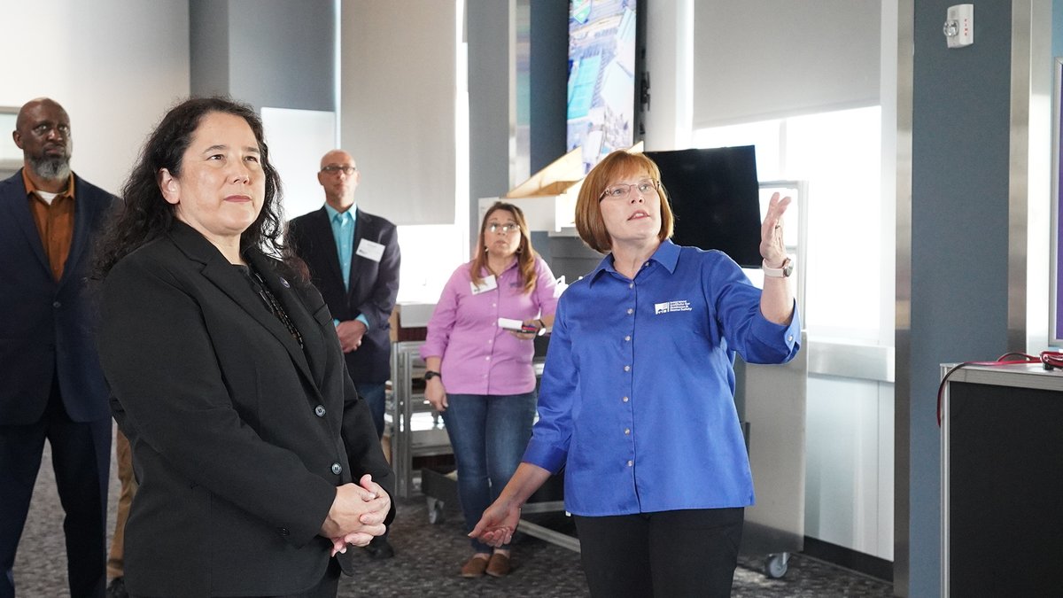 SBAIsabel's tweet photo. As we continue to tackle the climate crisis, disaster preparedness remains a top priority @SBAgov. Today, I toured the IBHS Research Center to discuss ways we can continue to partner together to create disaster preparedness resources for small business owners. #SmallBusinessWeek https://t.co/N7tuEdFLlS