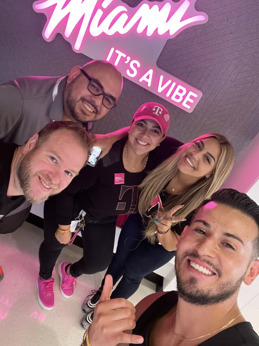 When in Miami. Vibes #WC22 <a href="/katt_magenta/">Katherine Johnson</a> <a href="/its_me_ursula/">iamurs</a> <a href="/MJnFla/">Matt Jones</a> <a href="/VALA_TMOBILE/">MIGUEL A VALADEZ</a>