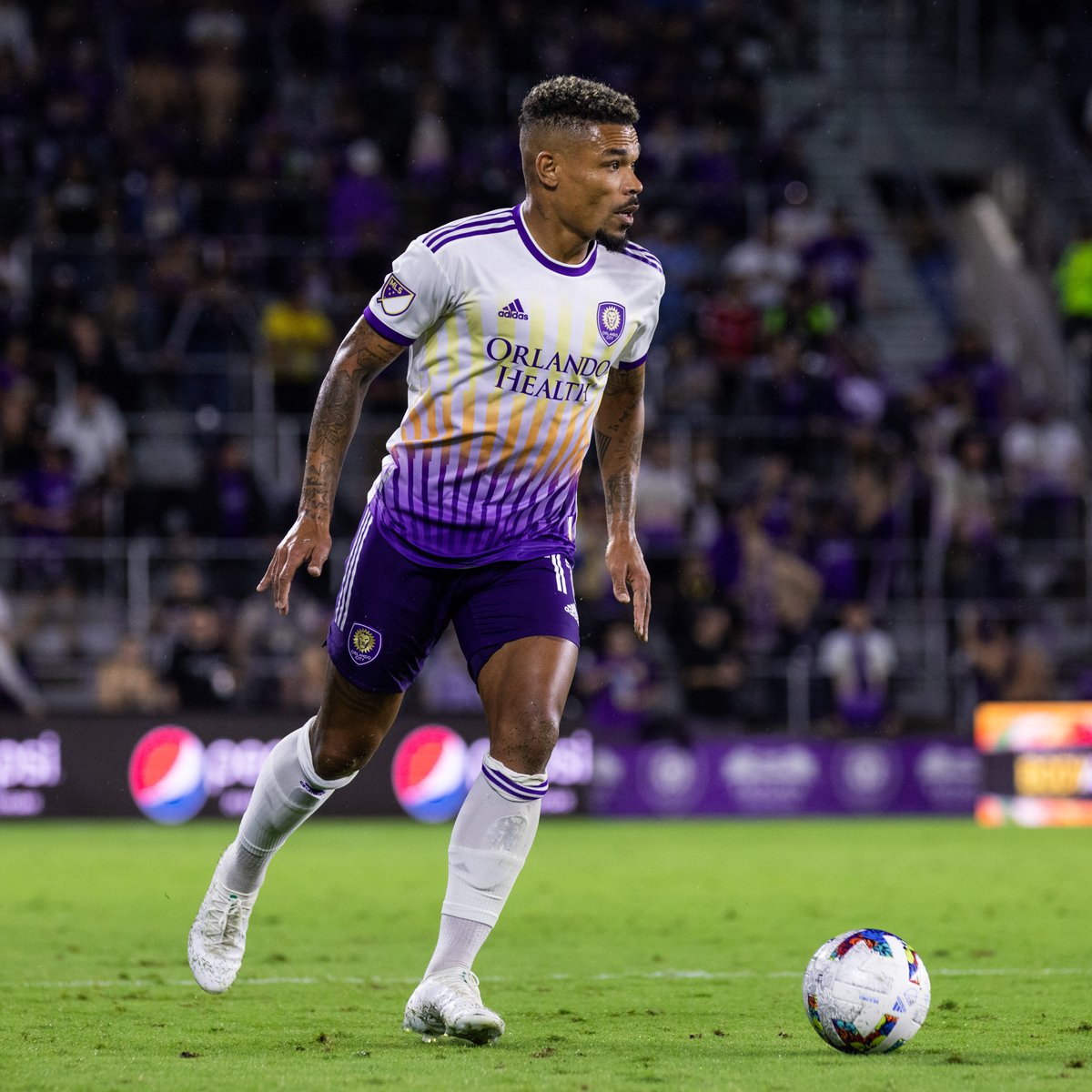 OrlandoCitySC's tweet photo. Bringing the sunshine with us to Canada
#SunshineKit | #DaleMiAmor https://t.co/UE6CCxuS0N