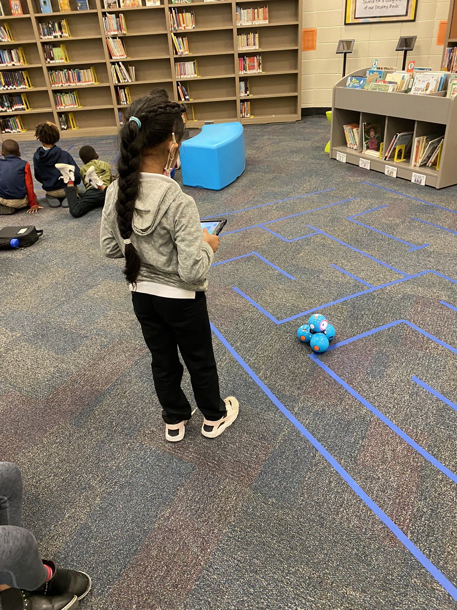 MrsWallace2nd's tweet image. We had an amazing STEM day! It was Pac-Man themed so students made mazes and dot towers! #stemlearning #handson #growingcreativity @BirneyBobcats @KhaiaTeaches @CobbSchools