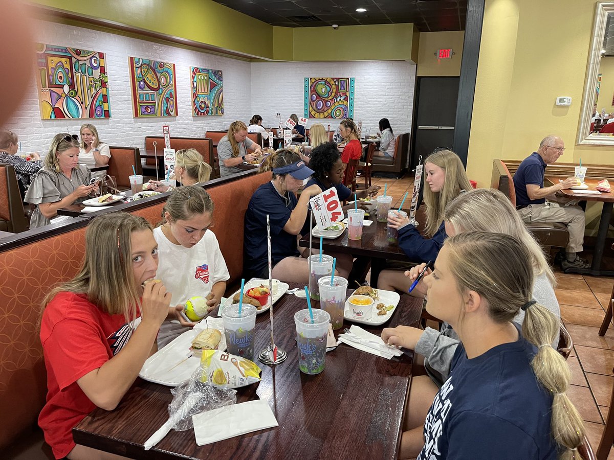 LetsGoICC_SB's tweet photo. Thank you @Newks of Hattiesburg for the great pre-game meal for @ICCSoftball today. @LetsGoICC #RollTribe #ICCB4ME https://t.co/TfPRdfnqLk