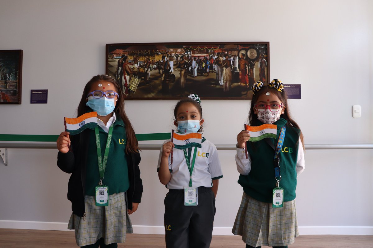 IndiaEmbBogota's tweet photo. 🇮🇳@LCBILINGUE held the exhibition Sacred India of the photographer Amit Pasricha @panoamit as part of the #IndianWeek  #AzadiKaAmritMahotsav🇮🇳

#AmritMahotsav
@MEAIndia @iccr_hq @MinOfCultureGoI @IndianDiplomacy @AmigosdeIndia @AmritMahotsav
@IndianAC7 https://t.co/1dhCzAVQ3o