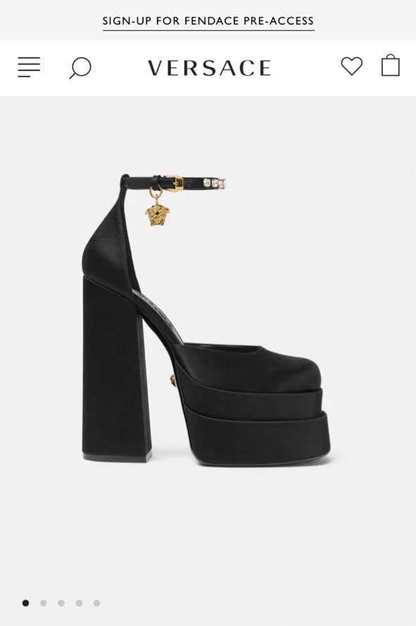 purpouxe's tweet photo. ajudem uma jovem carente em necessidade, vaquinha online pra eu poder suprir as minhas necessidades com versace https://t.co/jrIeRa4toc