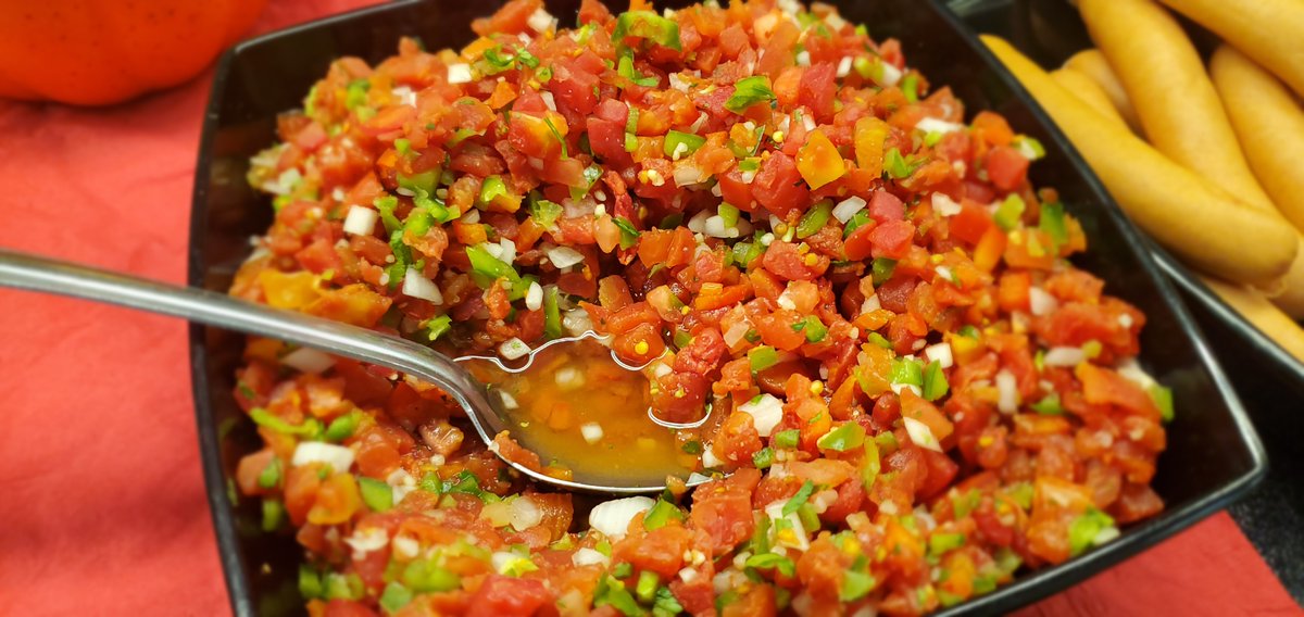 AdamsMarkets's tweet photo. Do you have all your essentials for #CincoDeMayo?? 
Stop into #ThomastonCT and grab some fresh. #StoreMade Salsa from our lovely Brandon! 🤩
#ChipsNSalsa #AllDayEveryDay #MadeHereMadeFresh https://t.co/NEnnA6oG8v