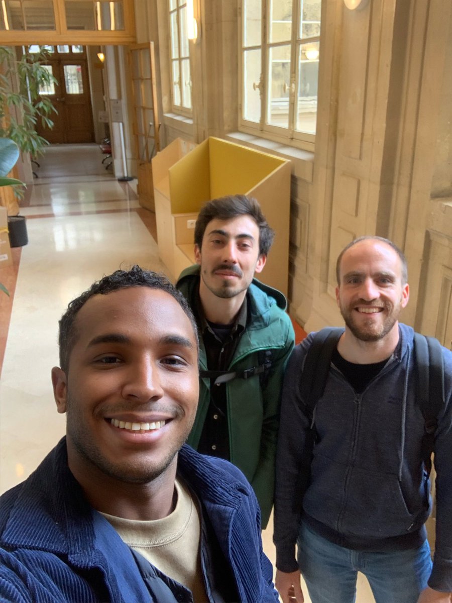 JimmyBth's tweet photo. 🤳Avec Thomas et Clément (il manque Hanae 😅) qui sont les jeunes du Conseil Parisien de la Jeunesse qui vivent à Paris Centre. Échanges autour de leur implication futur sur le contrat jeunesse d’arrondissement, sur leurs activités au CPJ et sur les projets de la @MParisCentre https://t.co/h9nDY2aw7X