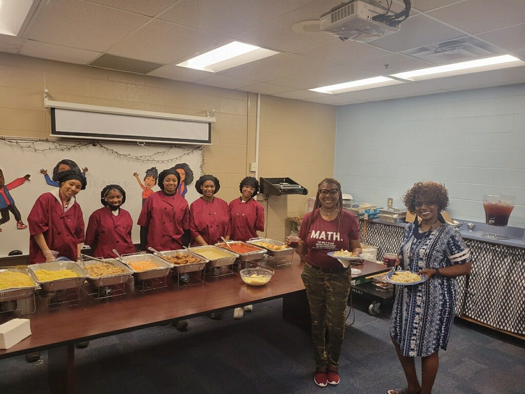 TeamBryantES's tweet photo. So proud of and grateful for Pebblebrook’s Culinary School! They did an amazing job serving our Teachers for Teacher Appreciation Week! Yum!!! #appreciation #culinarydept #bestkeptsecret #TeamBryantES https://t.co/H8JFktQBH0