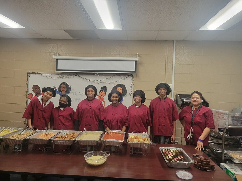 TeamBryantES's tweet photo. So proud of and grateful for Pebblebrook’s Culinary School! They did an amazing job serving our Teachers for Teacher Appreciation Week! Yum!!! #appreciation #culinarydept #bestkeptsecret #TeamBryantES https://t.co/H8JFktQBH0