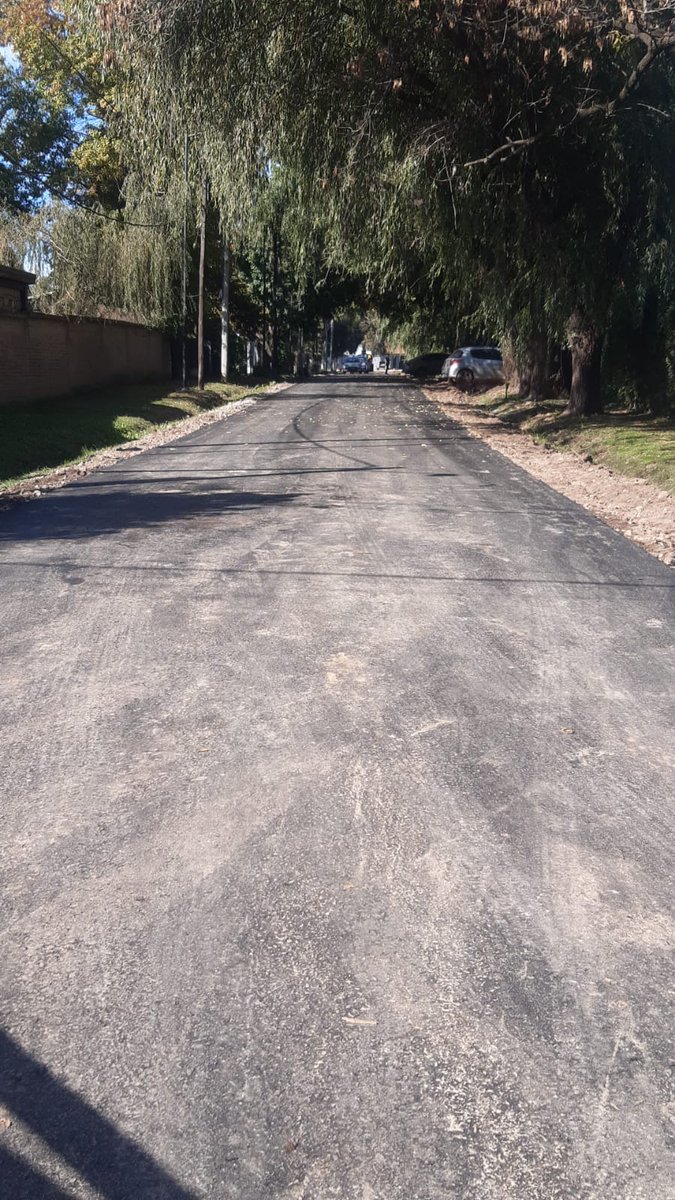 TigreSPublicos's tweet photo. NUEVOS ASFALTOS EN BENAVIDEZ
Continuamos sumando calles de asfalto en la calle Los Andes en Benavidez, para que cada vez tengamos menos calles de Tierra en Tigre.
#EnTigre #MásObrasQueNunca https://t.co/K4EAyiNlnG