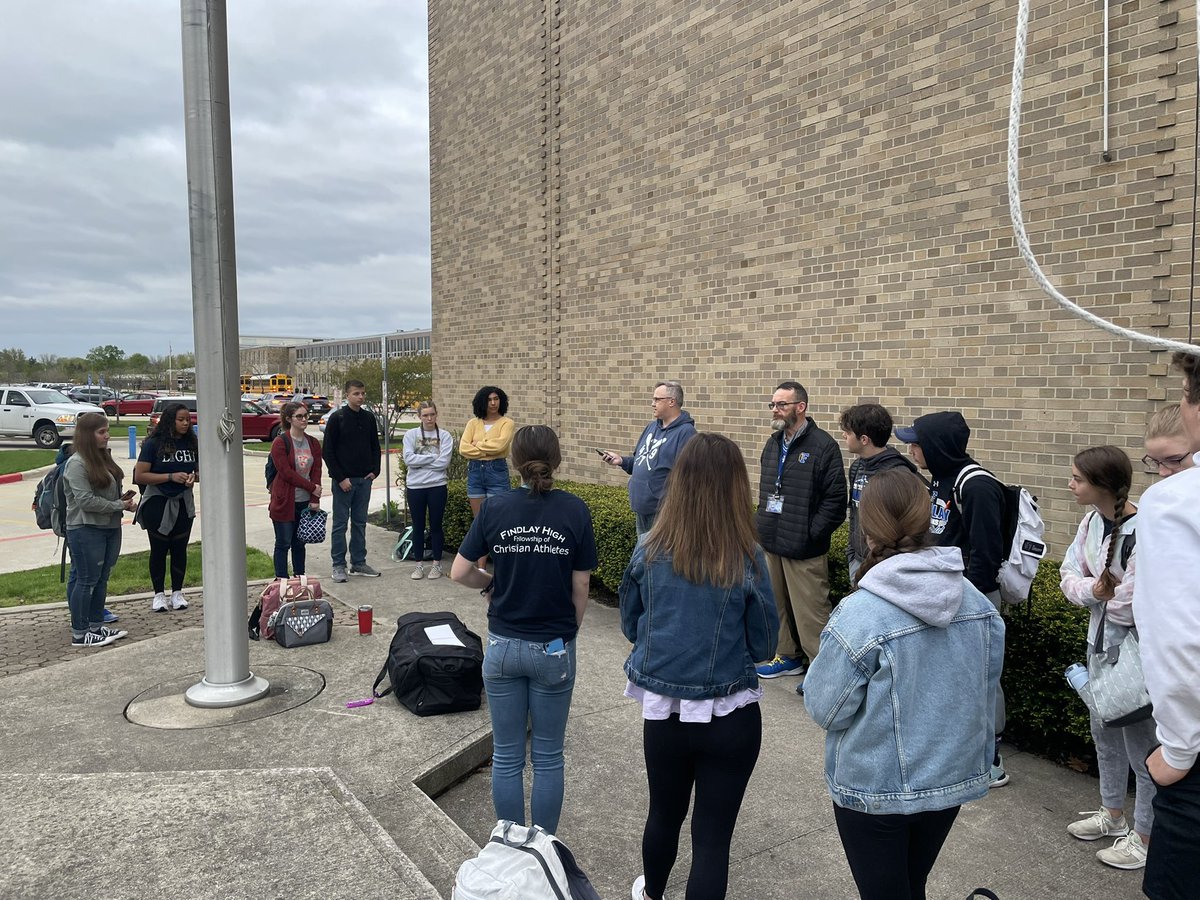 FindlayHS_FCA's tweet photo. National Day of Prayer! Praying for the 6265 in the 419 and others!! 🙏🏽 #TrojanTrue https://t.co/bj2BlxMCdY