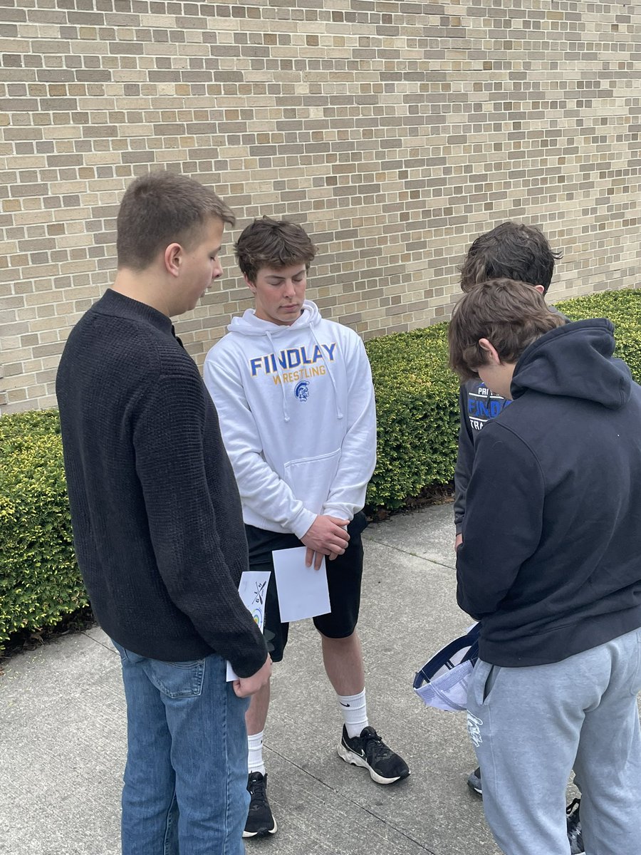 FindlayHS_FCA's tweet photo. National Day of Prayer! Praying for the 6265 in the 419 and others!! 🙏🏽 #TrojanTrue https://t.co/bj2BlxMCdY