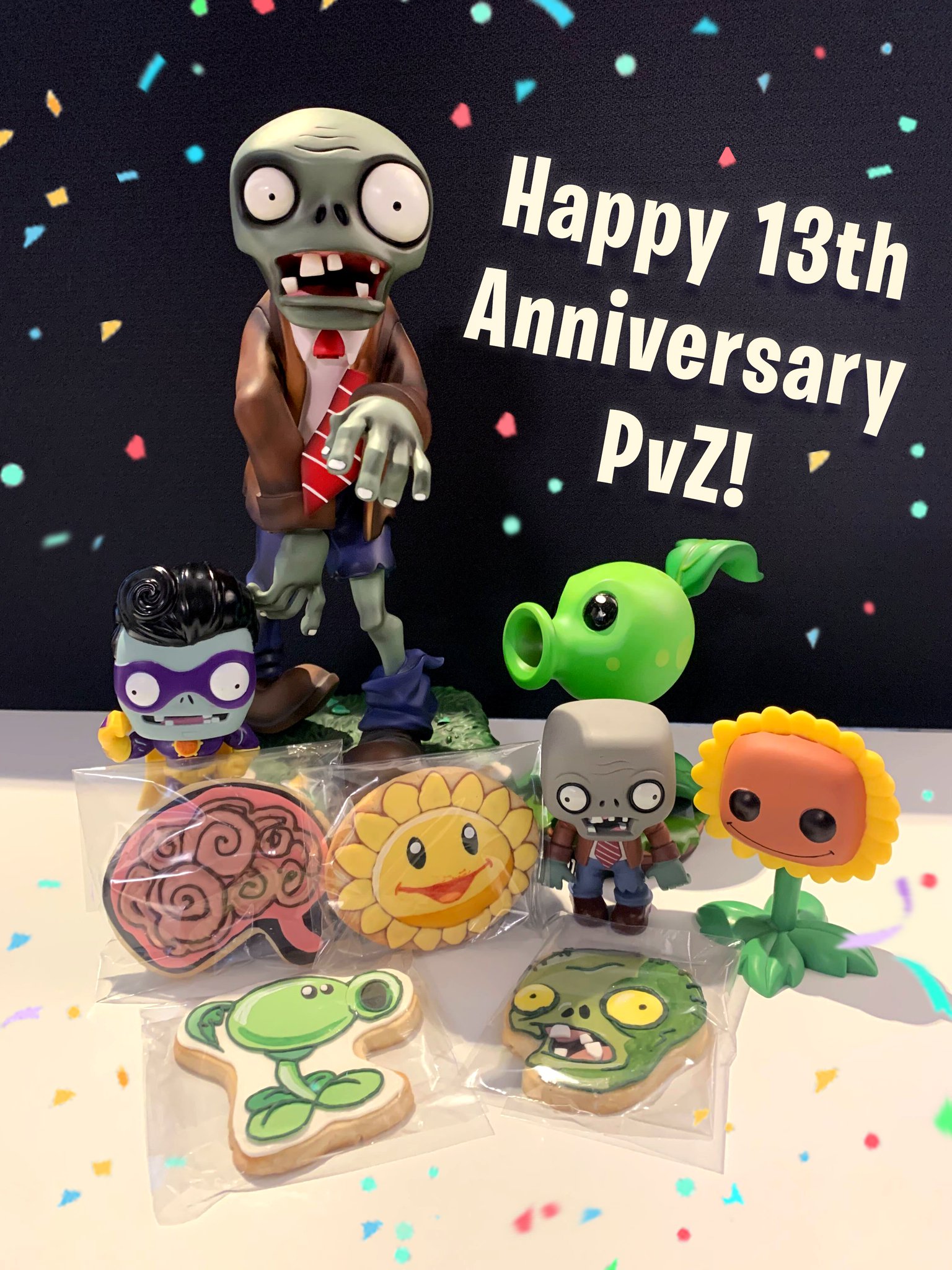 Pl🌲nts vs. Z🧠mbies on X: The #PvZ2 Costume Party Poll has concluded!  Congrats to Primal Sunflower and their adorable moose Antler costume! Keep  an eye in your games in the coming future