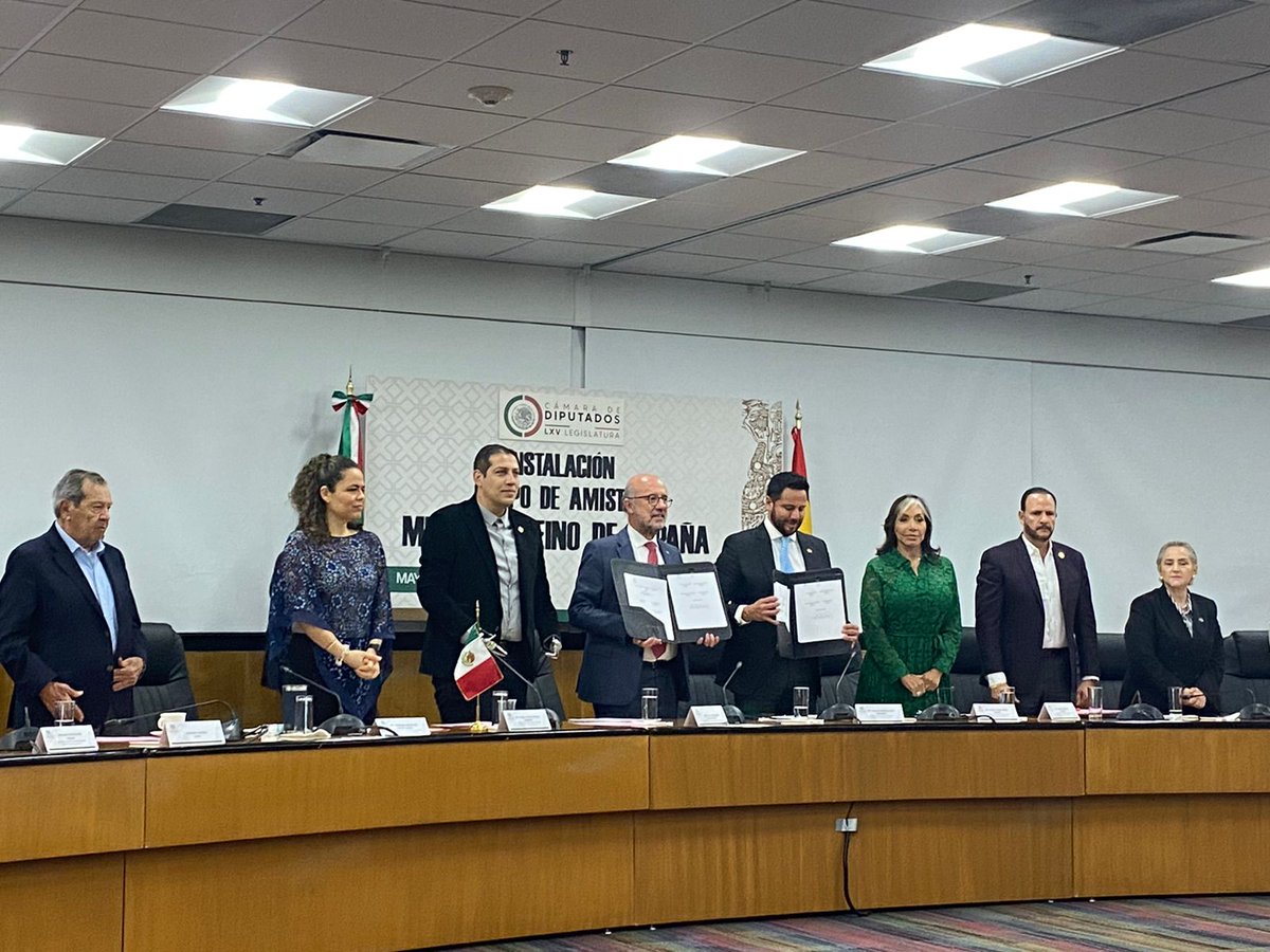 camescommx's tweet photo. #CamescomPresente  en la instalación de la mesa de amistad México- Reino de España de la @Mx_Diputados 
@EmbEspMex 

#130AñosEnMéxico https://t.co/wKKFanIM17