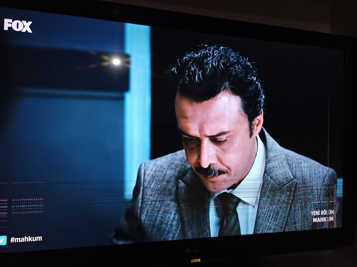 ElifMentesoglu's tweet photo. Kemal'in yaptı mesudeeemmm Kemal'in savcı oldu 😬😬 #Mahkum #foxtv https://t.co/LG29YezFZQ